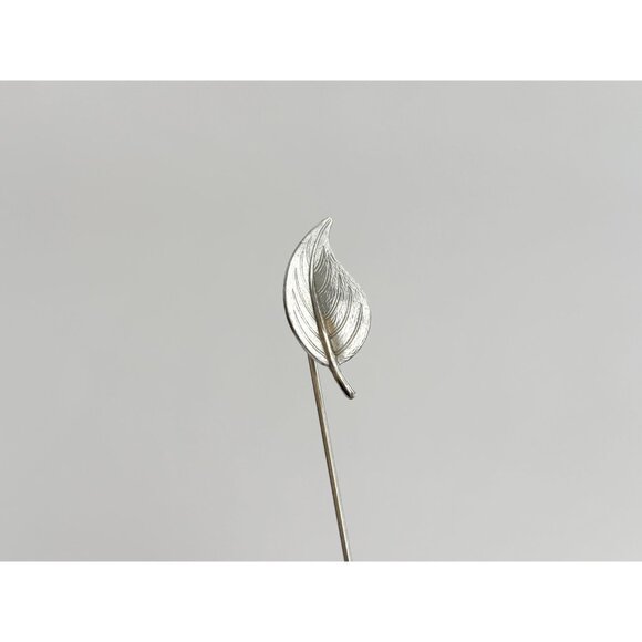Leaf Shaped Silver Textured Toned Vintage Stick Pin | Hat Pin | Lapel Pin - Picture 6 of 10